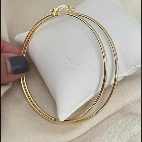 18k Gold Filled Thin Hoop Earrings 2.75" ✨ - Picture 4 of 6